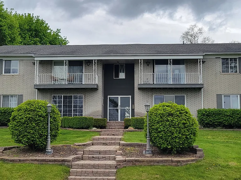 67460 Van Dyke Rd #10 — Photo 1