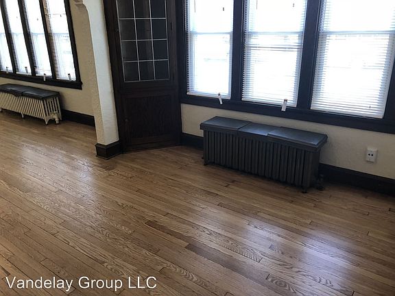5th image of 901 E Center St #A