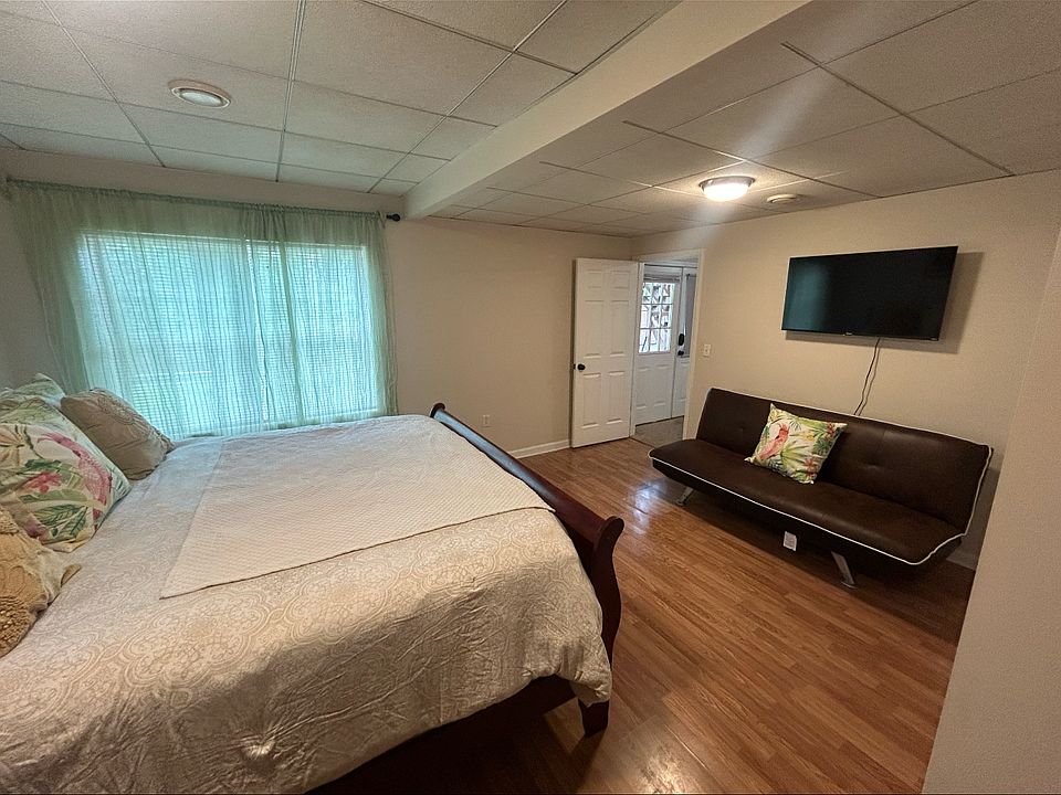 2nd image of 1575 Great Oaks Dr