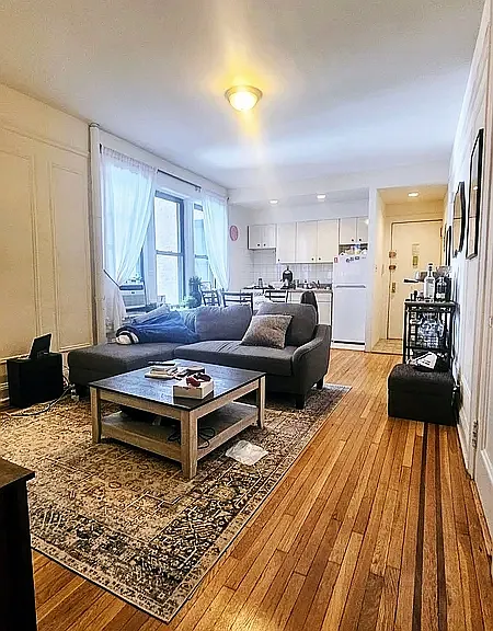 142 E 33rd St #2E — Photo 1