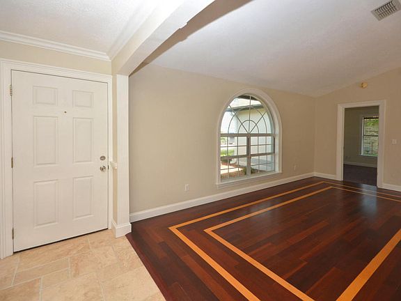 4th image of 2165 Waterfoot Ln