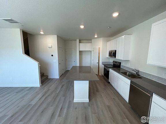 2nd image of 3909 Cascades St