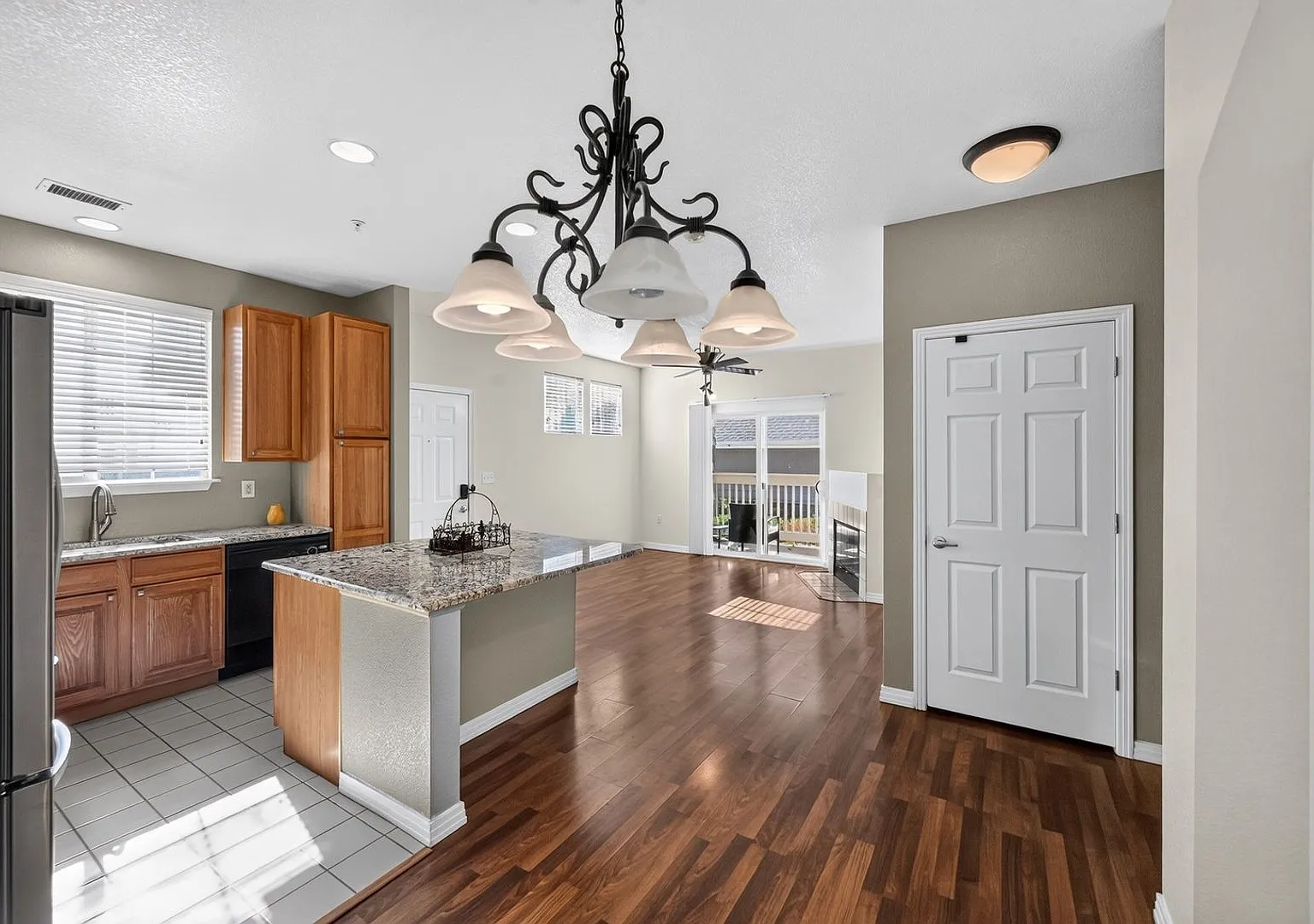 Charming 2BR/2BA Condo in North Parker — Photo 4