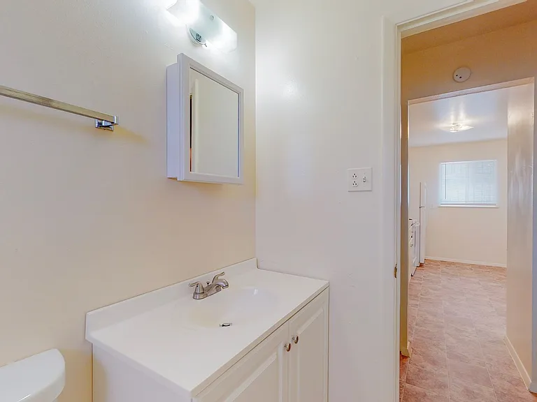 2121 Gold Ave SE — Photo 34