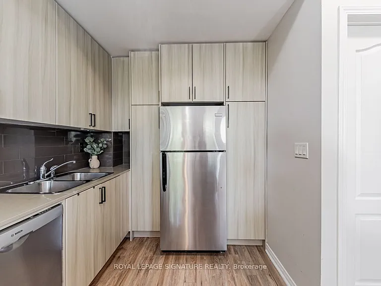 68 Winston Park Blvd #60 — Photo 7