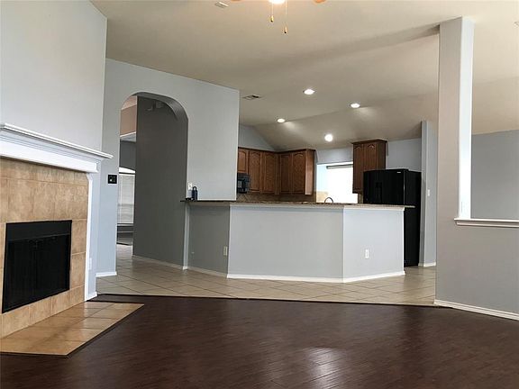 2nd image of 1188 Oak Hill Ln