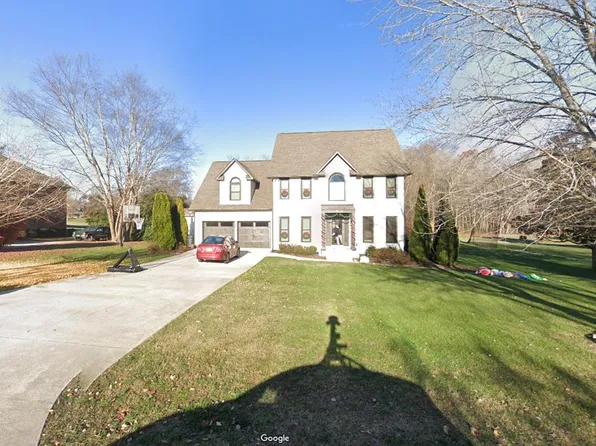 1026 N Plantation Dr, Cookeville, TN 38506