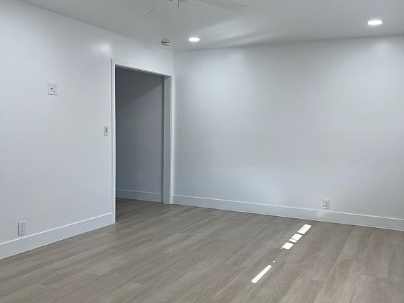 2nd image of 1691 Kentfield Ave #0