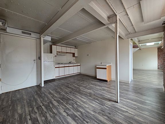 5th image of 203 W Liberty St Suite 2W