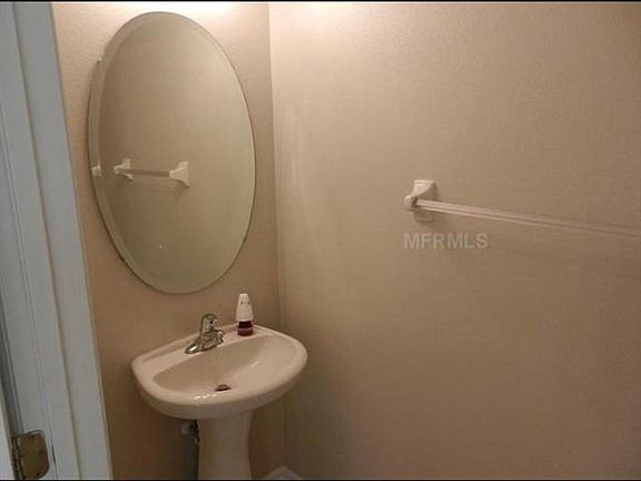1/2 bath
