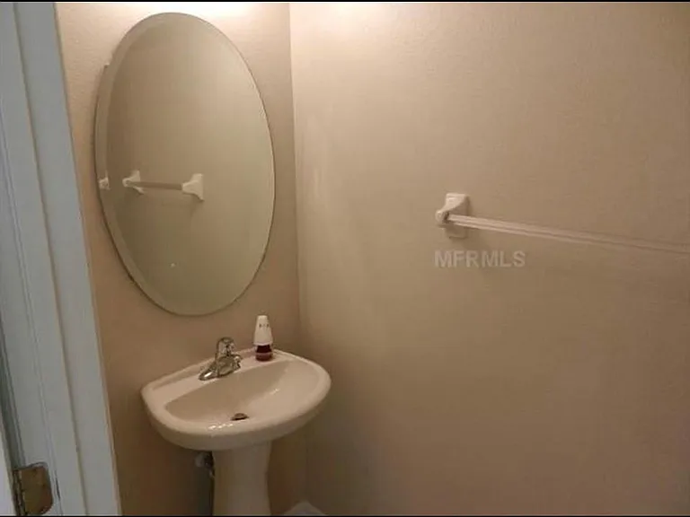 1/2 bath