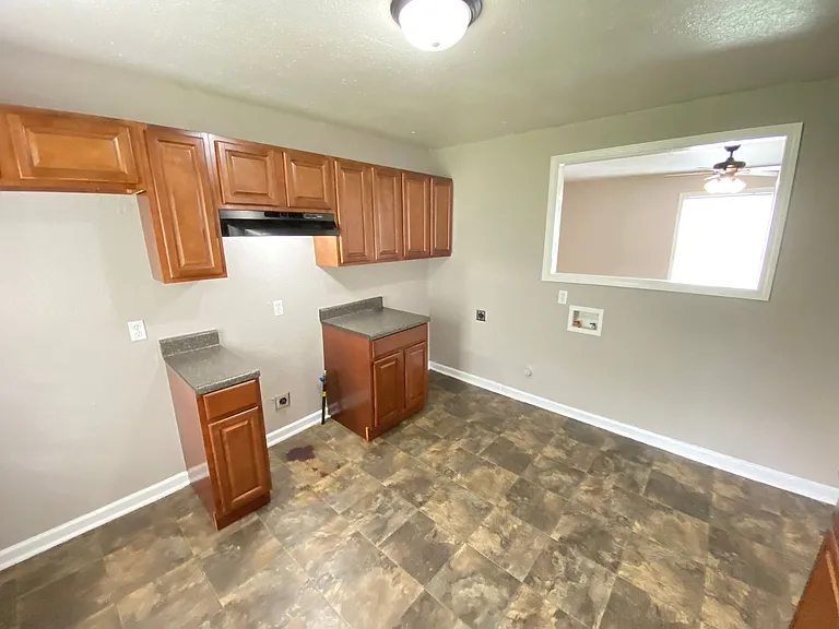 2686 Jeffrey Ave — Photo 8
