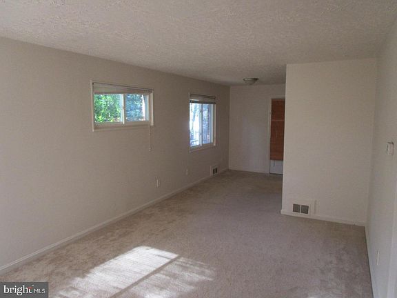 4th image of 6803 Kenyon Dr