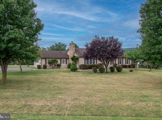 98 Dawson Farm Ln, Berkeley Springs, WV 25411