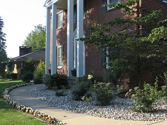 2nd image of 1824 Lake Michigan Dr NW