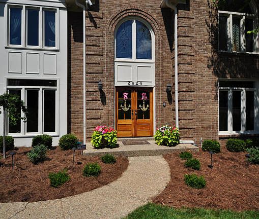 2nd image of 2824 Avenue Of The Woods