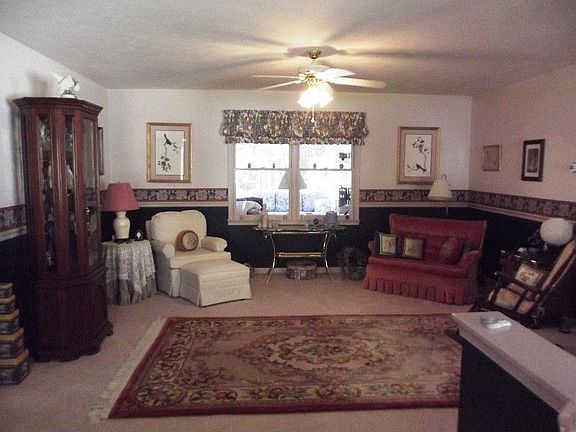 3rd image of 2521 Oak Grv