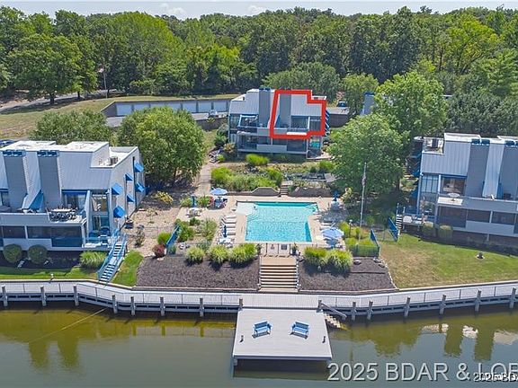 5th image of 1376 Pelham Pkwy #C