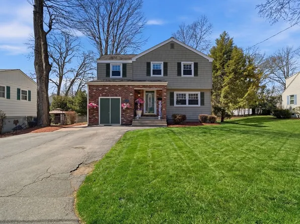 85 Newbury St, Lowell, MA 01851