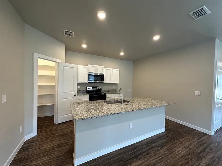 3402 Tiffin Ave #A — Photo 8
