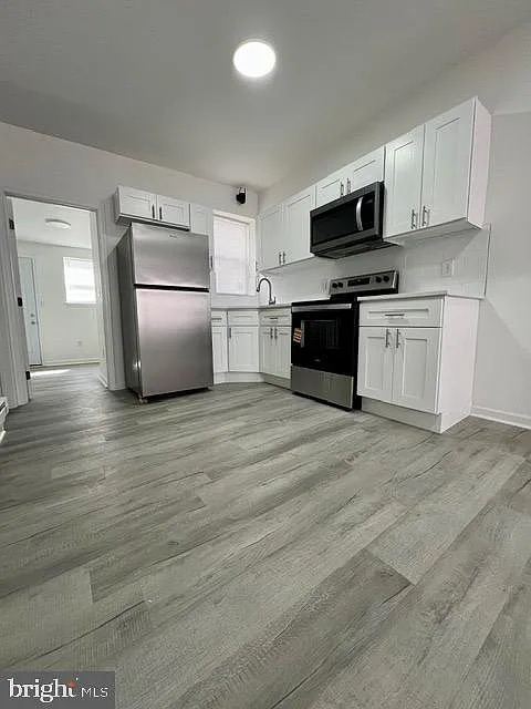 3 bed, 1.0 bath, 928 sqft, $2,000 — Photo 4