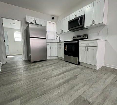 4th image of 2312 Greenwich St