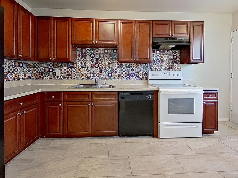 3034 Belden St. — Photo 4