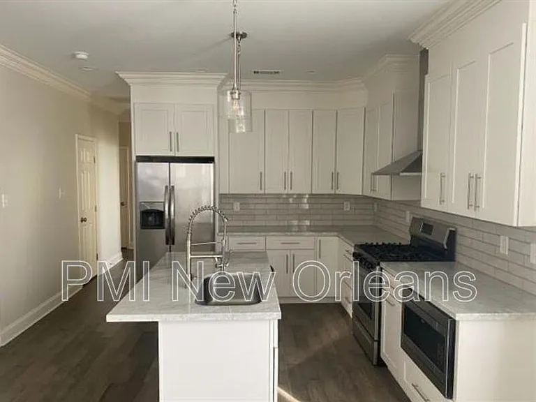1201 Gordon St — Photo 3