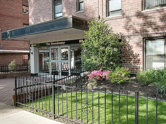 4th image of 83-11 139th St #6E
