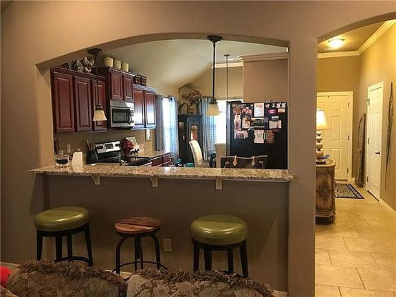 5th image of 128 E Granada St