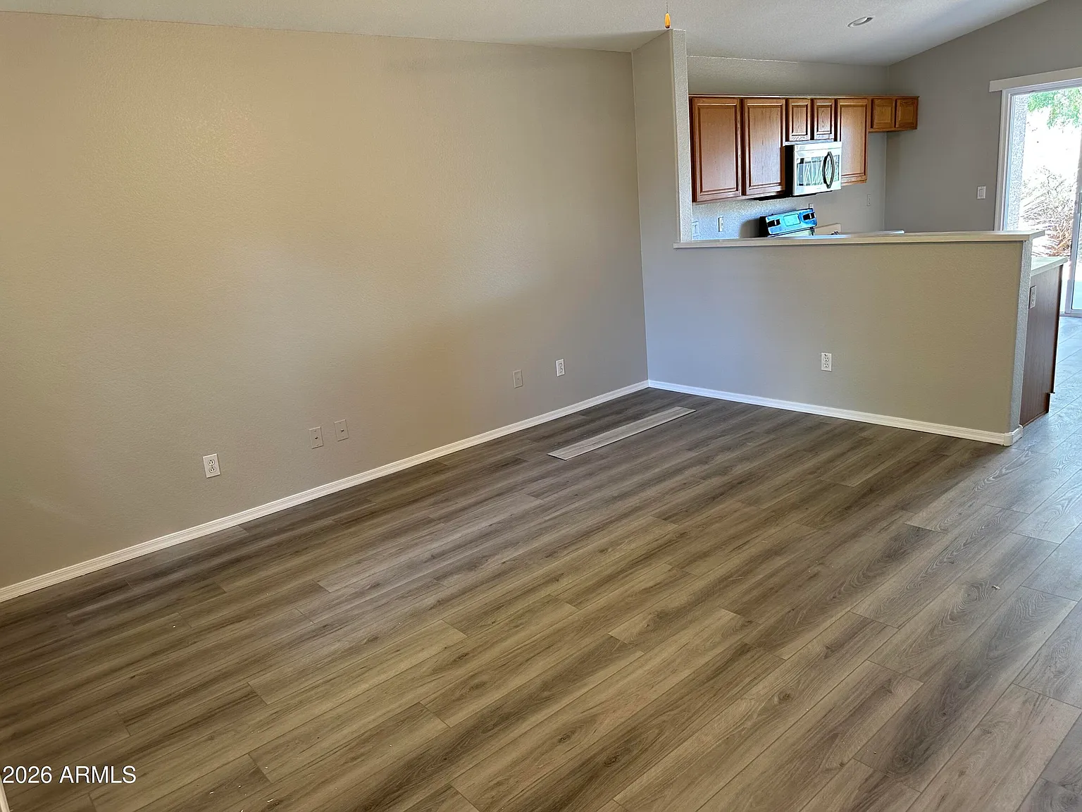 3 bed, 2.0 bath, 1127 sqft, $1,850 — Photo 2