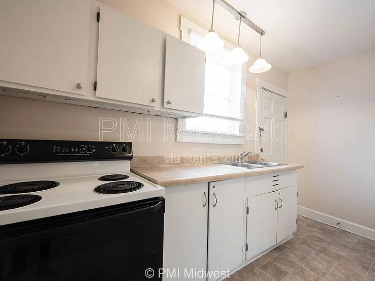 411.5 S East St — Photo 11