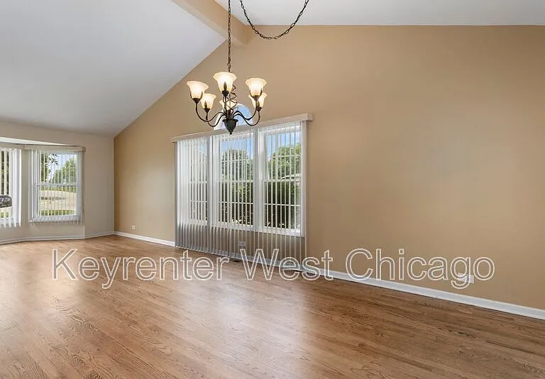 1003 S Finley Rd — Photo 10