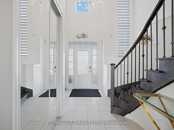 2nd image of 38 Leadenhall Rd