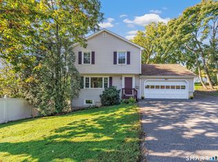 667 Melville Ave, Fairfield, CT 06825