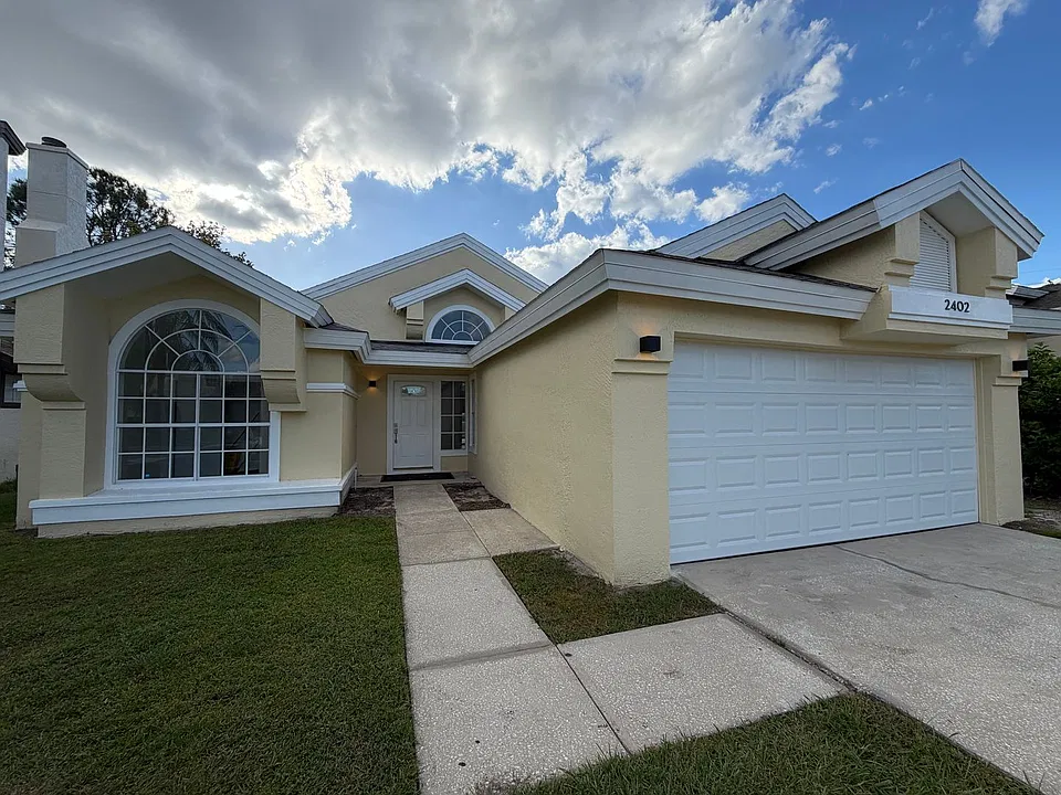 2402 Berkshire Ct