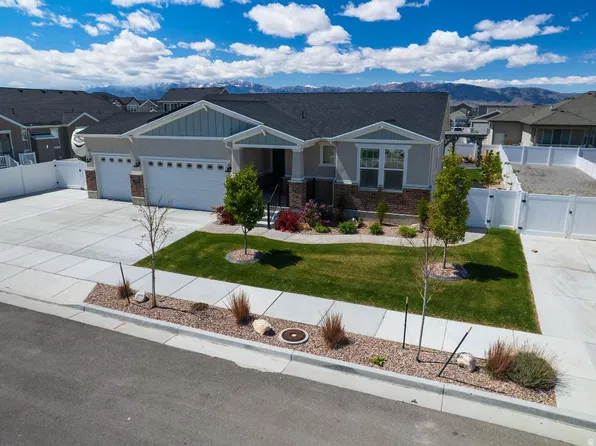 5647 Kestrel Ln, Tooele, UT 84074