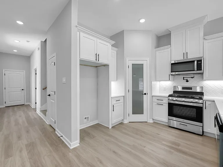 14833 Spica Ct — Photo 5