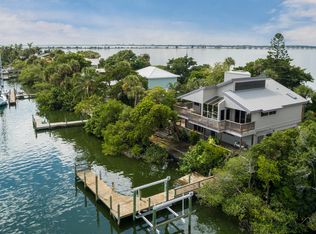 11540 Point Dr, Merritt Island, FL 32952