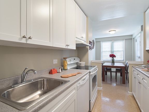 4th image of 5917 Junction Blvd #01L