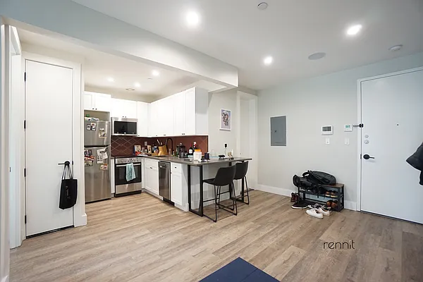 Rented by Rennit Inc. | media 3