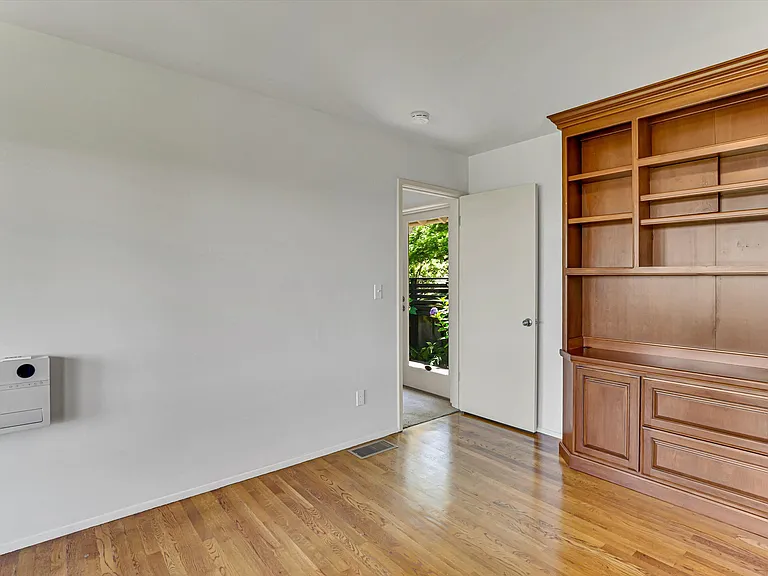 17642 Upper Cherry Ln — Photo 33