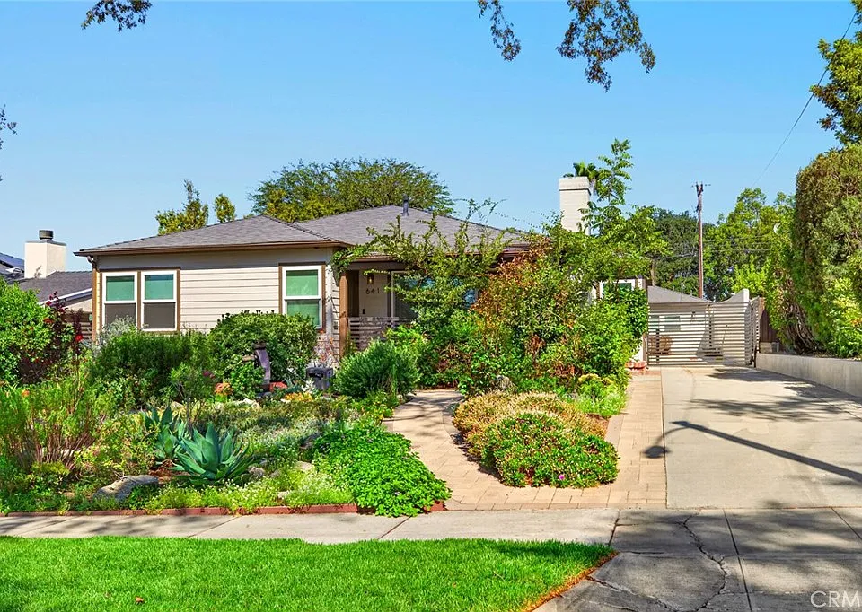 641 E Grinnell Dr