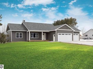 5343 Breezehill Dr, Traverse City, MI 49684