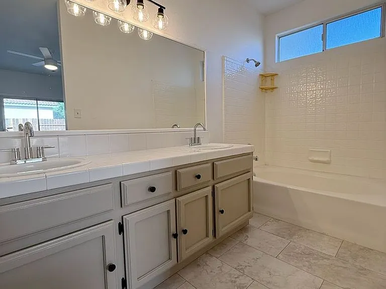 10616 Petalo Dr — Photo 17