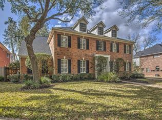 3910 Woodhollow Ct, Sugar Land, TX 77479