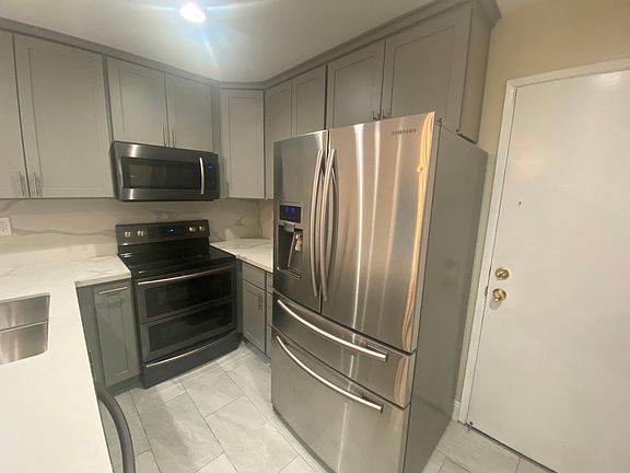 2nd image of 2657 Hesselbein Way