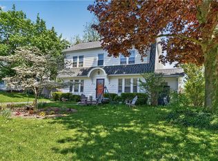370 Susquehanna Rd, Rochester, NY 14618