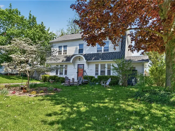 370 Susquehanna Rd, Rochester, NY 14618
