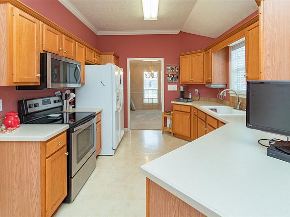 2nd image of 1118 Hallwood Ln